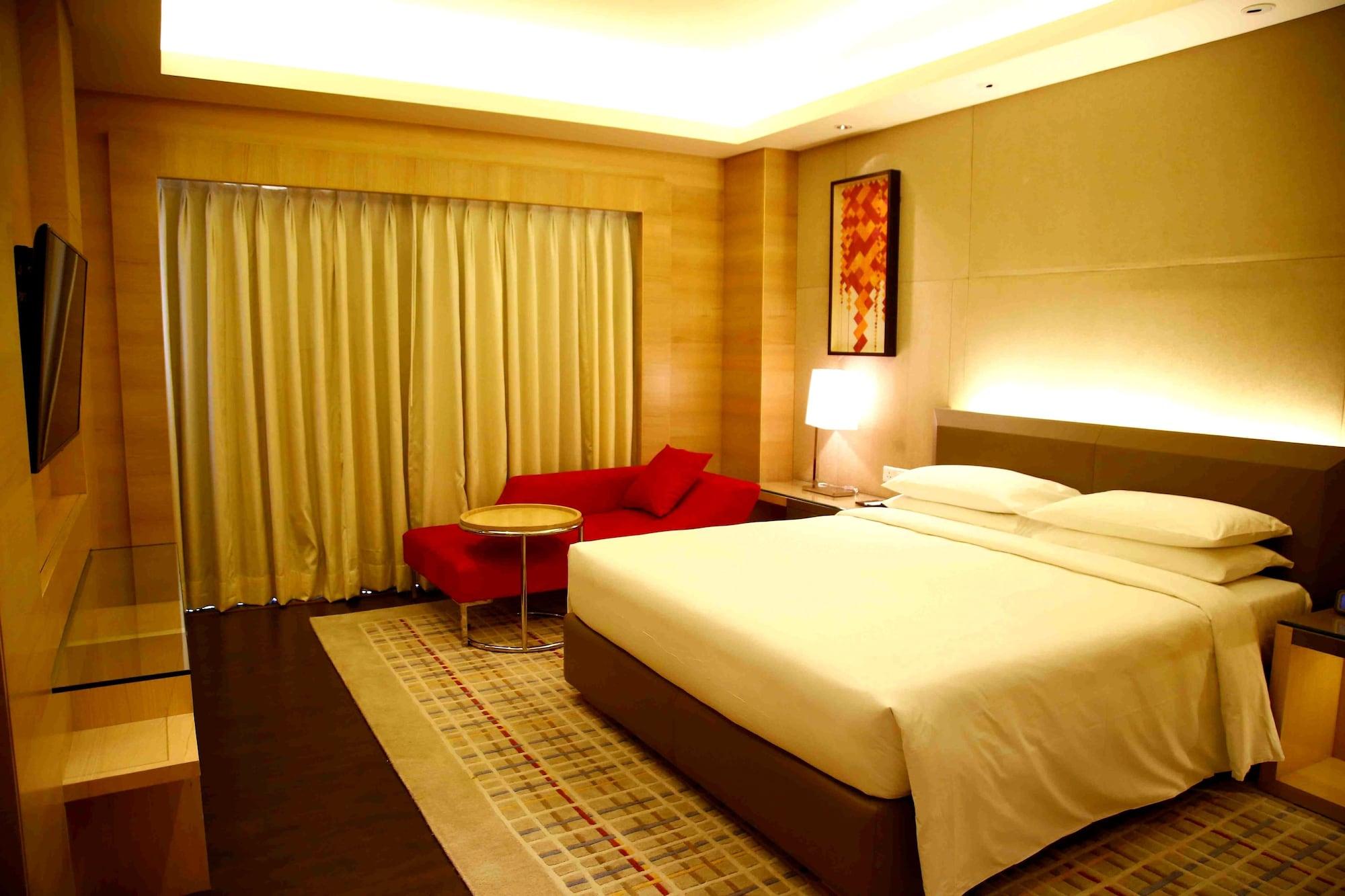 Hyatt Regency Chandīgarh エクステリア 写真 A room at the hotel