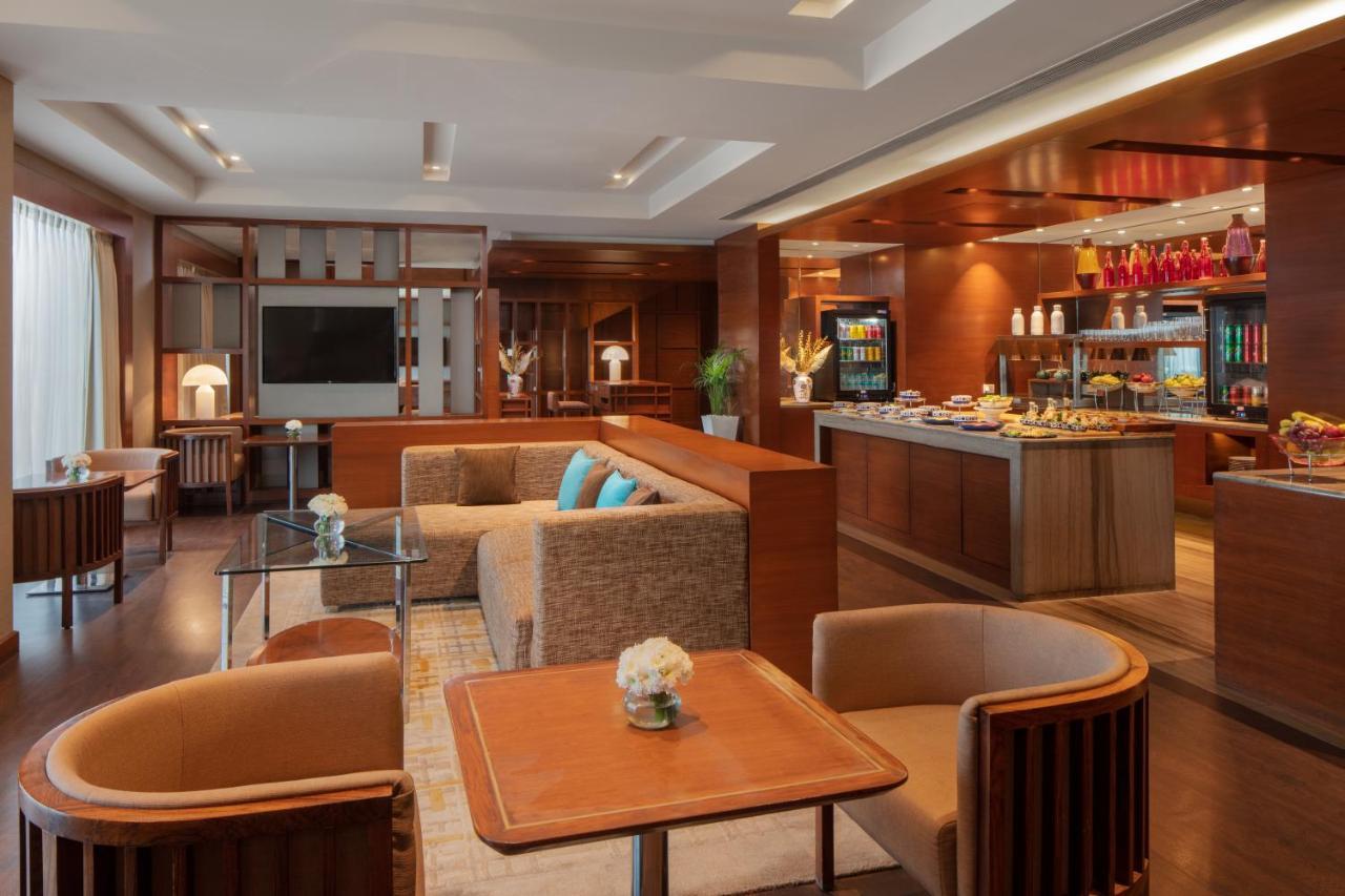 Hyatt Regency Chandīgarh エクステリア 写真 The lounge at the airport