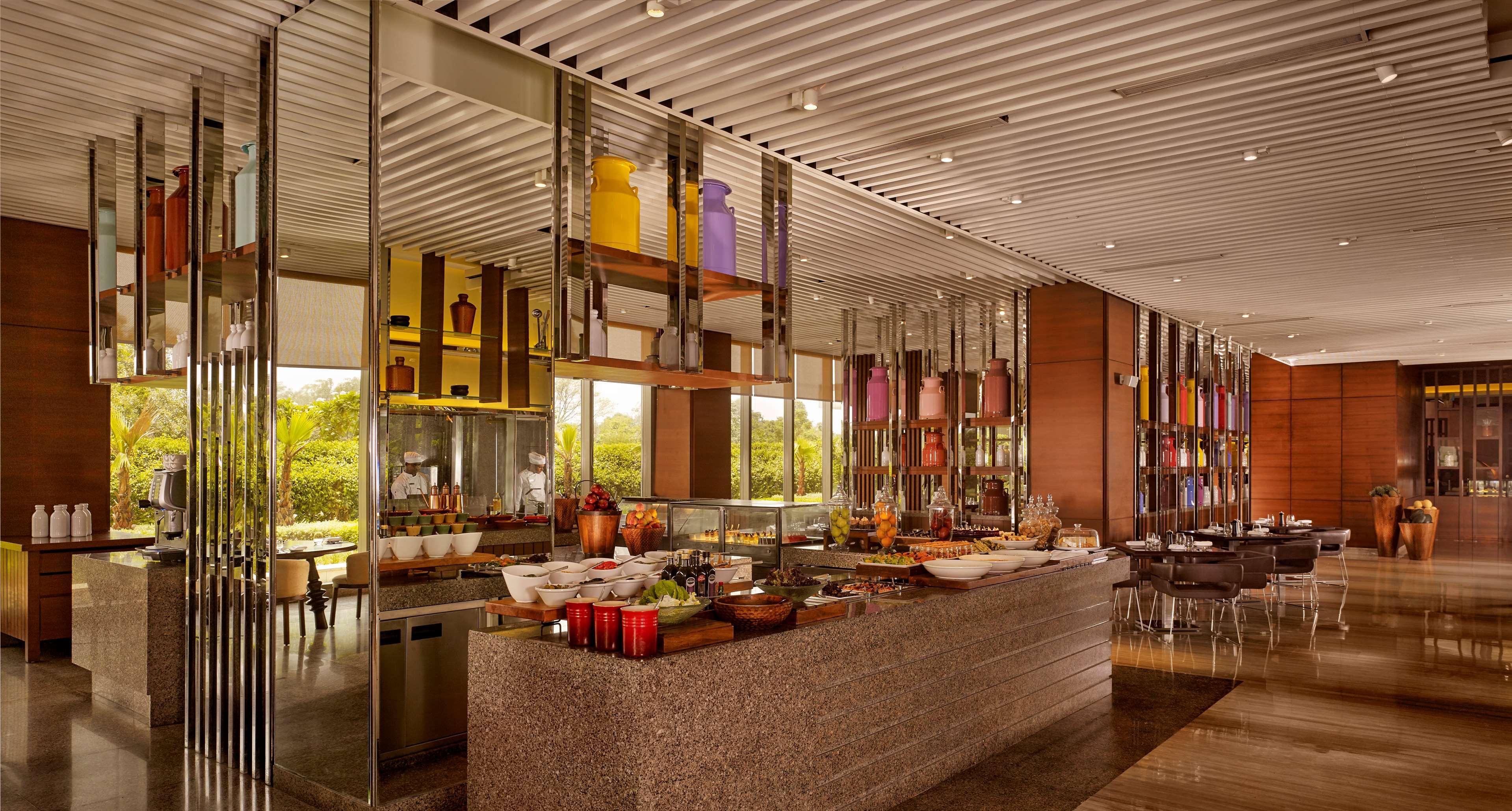Hyatt Regency Chandīgarh エクステリア 写真 The buffet at the hotel
