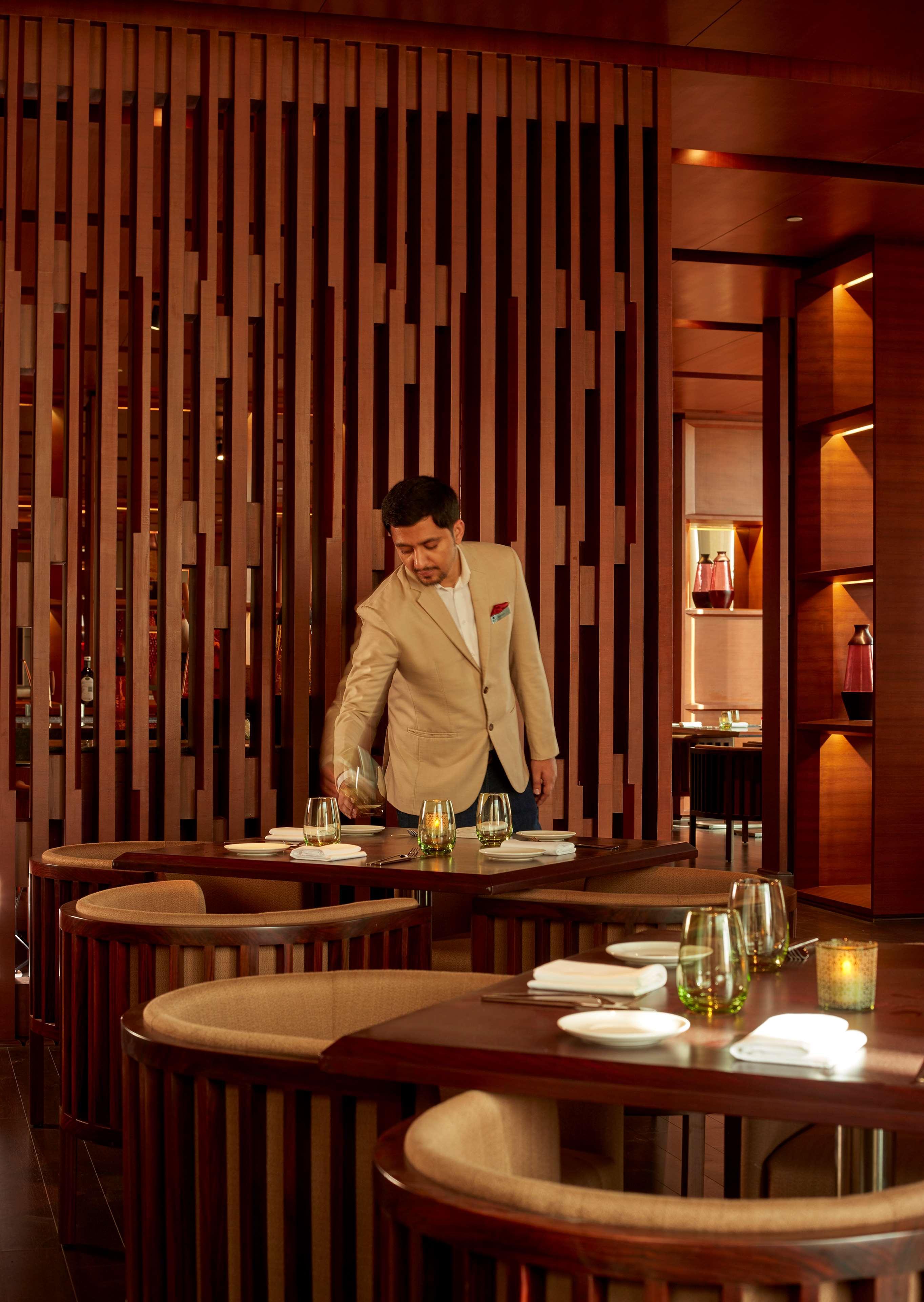 Hyatt Regency Chandīgarh エクステリア 写真 A restaurant in India
