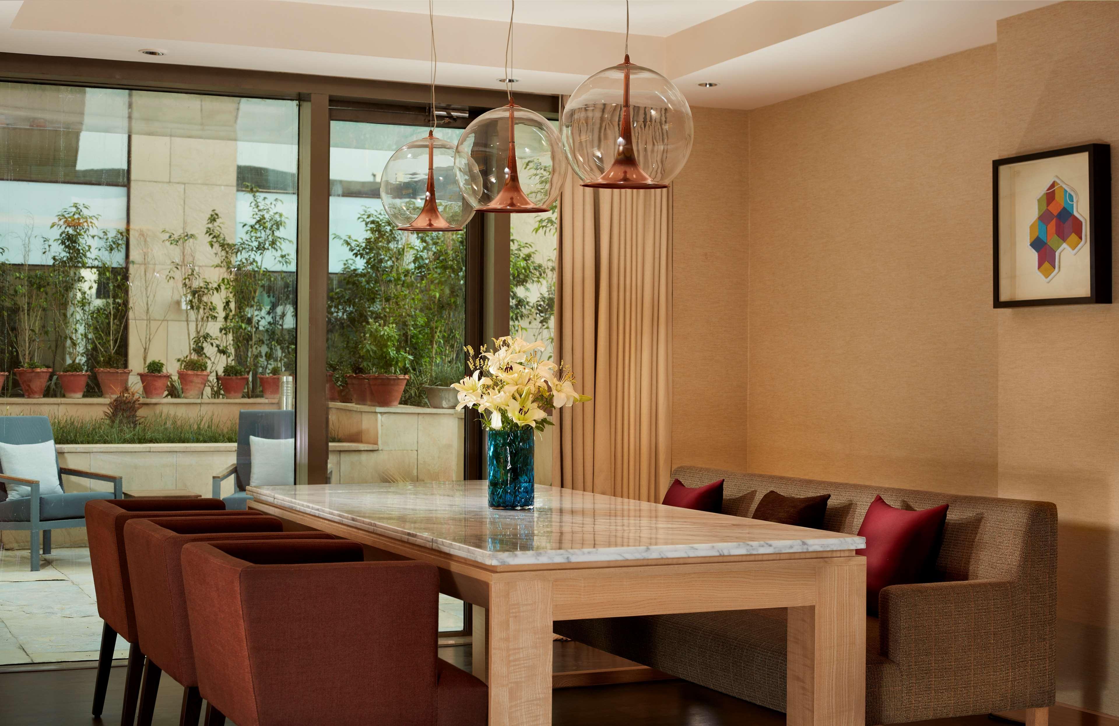 Hyatt Regency Chandīgarh エクステリア 写真 A dining room