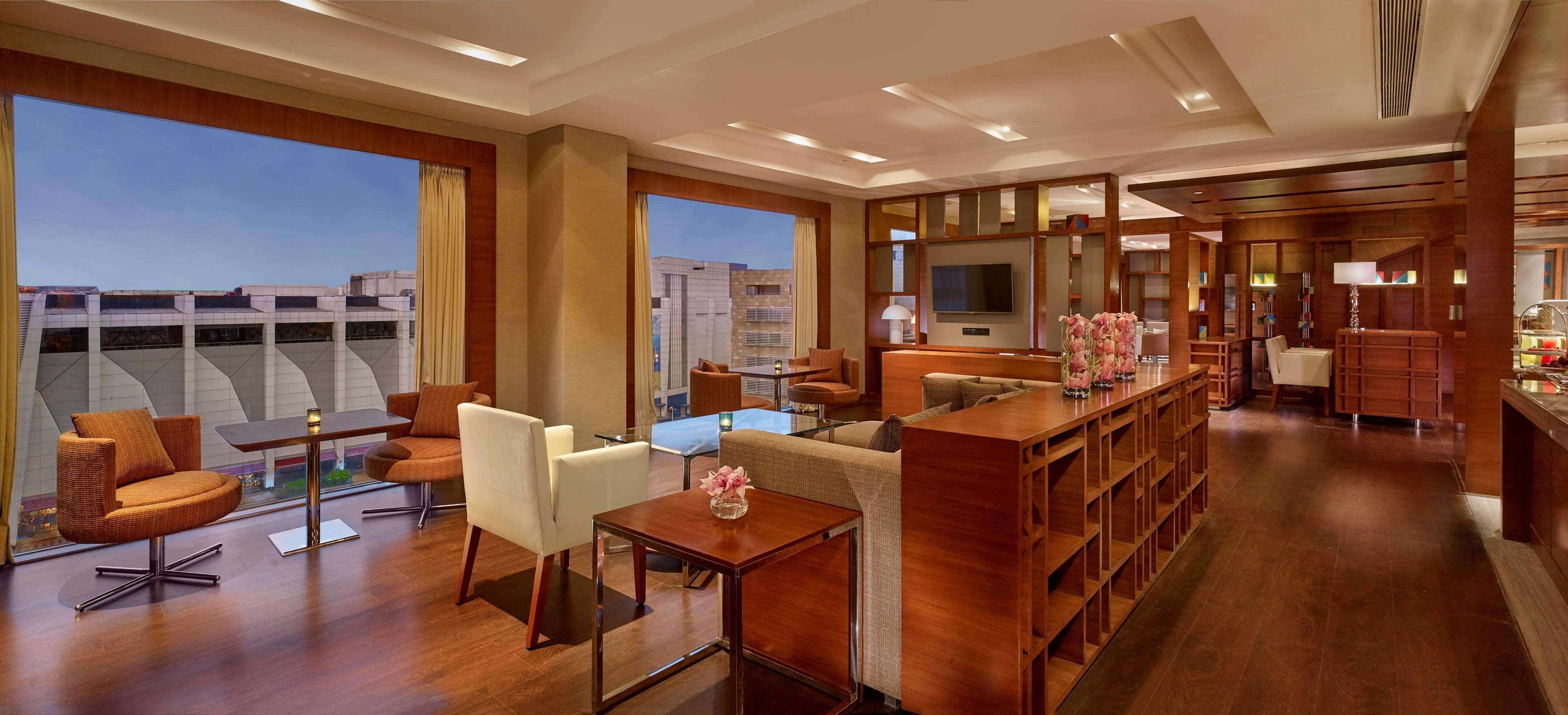 Hyatt Regency Chandīgarh エクステリア 写真 Club Lounge at the hotel
